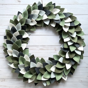 Contemporary Neutral Felt Wreath, Front Door Felt Wreath, Housewarming Present, Gift for Her, Boxwood , Shallow Depth