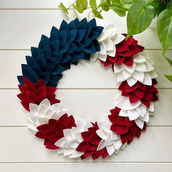 Patriotic Wreath, Felt Wreath, 4th of July Wreath, Modern Wreath, Boxwood Wreath, Minimalist Wreath, Felt Leaf Wreath, Mudroom Decor