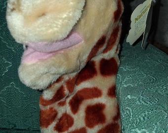 Giraffe puppet: 1978 vintage, new condition.