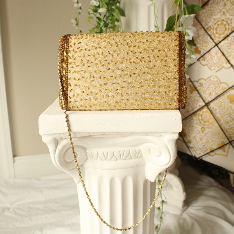 Vintage 1950s Gold Chain Over the Shoulder Purse With a Snap