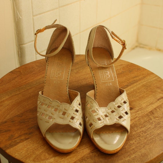 1960s 70s size 6.5 vintage picnic shoes real cork… - image 4