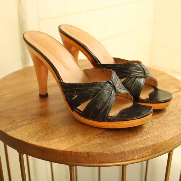 70s 80s size 9 narrow black leather wrap wooden arched sole with grips Elite brand open back pin up sandal heel mule