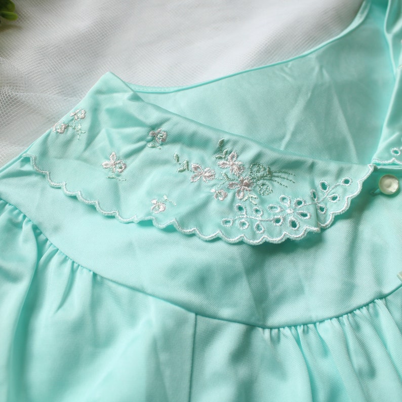 collared night gown
