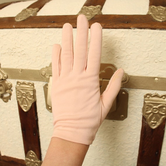 vintage baby pink 1950s/1960s gloves / formal pro… - image 2