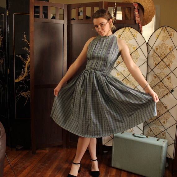 halter neck circle dress How to Sew a Trendy Halter Neck Circle Dress