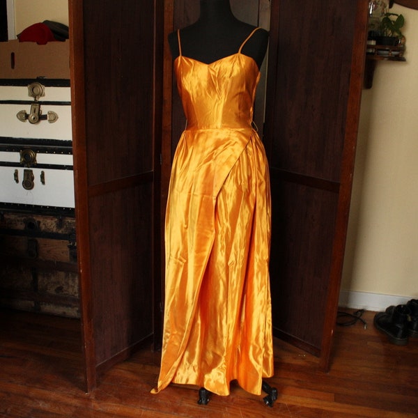 30s 40s gold sweetheart neckline silk satin layered skirt a line princess prom floor length gown size extra small waist 25 vintage dress