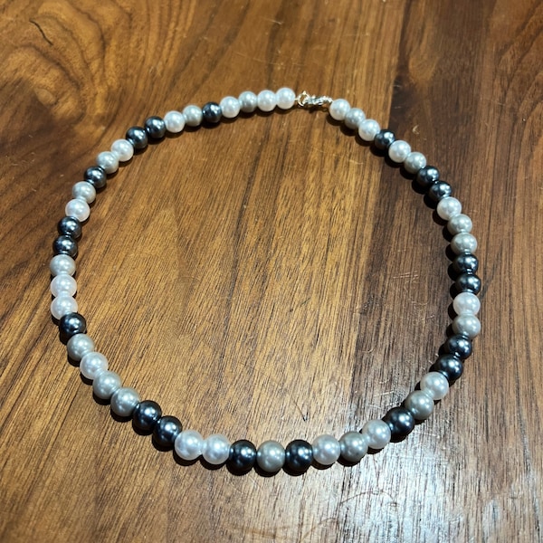 LH Multi Pearl Necklace (Luke Hemmings dupe)