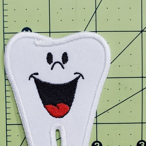 Cartoon Zahn gestickt Aufnäher 2,3 "x 3" Inspiration Lustig Humor Lachen Witz Animation Kind Baby Mädchen Junge Glücklich Spaß Zahnfee Bild 2