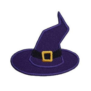 Puede incluir: Parche de sombrero de bruja morado con una banda negra y una hebilla dorada. El sombrero tiene una parte superior puntiaguda y un ala ancha. Ideal para Halloween o proyectos de disfraces.
