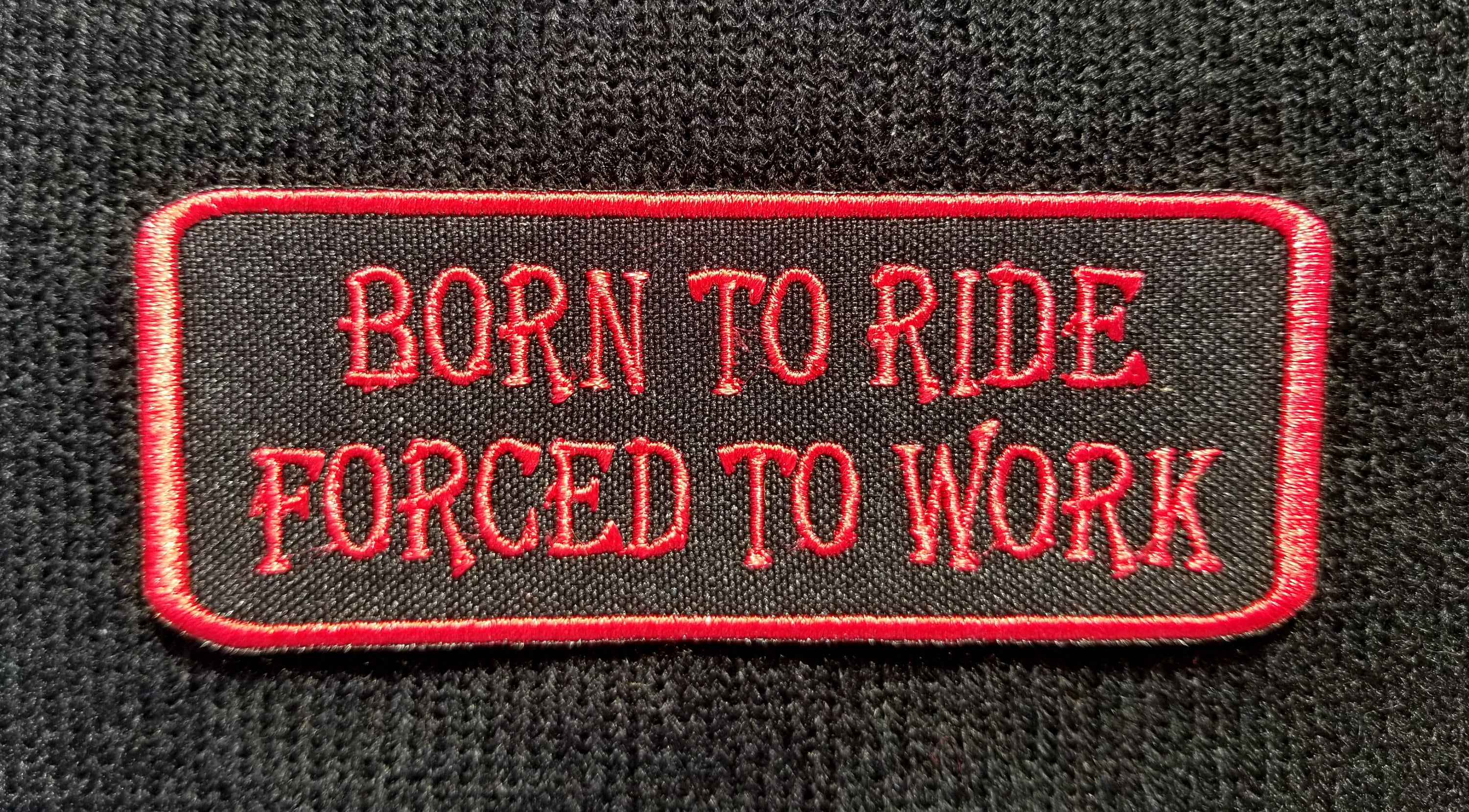Toppa Ricamata Termoadesiva Born To Ride Con Fiamme - 13x3,8 Cm Per Moto E Giubbotti