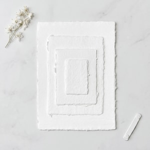 Handgeschept papier met versierde randen - wit - boekdruk, aquarel (perfect voor kalligrafie en bruiloftsbriefpapier)