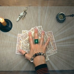 3 vervolgvragen: koop ALLEEN als je al een Psychic Love-lezing van mij hebt gekocht <3 ***12 UUR retour*** Tarot-lezing