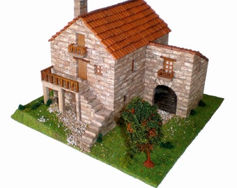 CUIT Ceramic Building Construction Kit, Traditional Galician House (1:87)