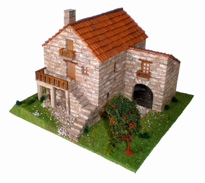 CUIT Ceramic Building Construction Kit, Traditional Galician House 1:87 image 1