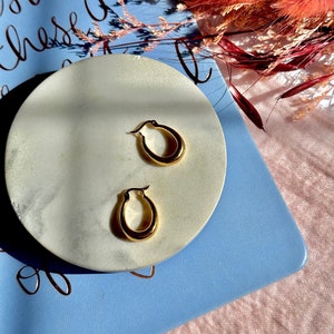 24k Gold Filled Leverback Oval Hoop Earrings; Small Gold Hoop Earrings; Everyday Gold Earrings; Minimal Style Gold Hoop Earrings