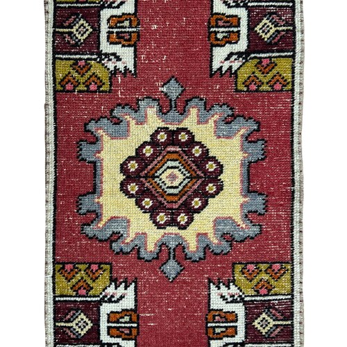 Red Turkish Rug, 1'5 x 2'11 FT shops / 44 x 88 CM, Vintage Oushak Rug, Red Door Mat Rug, Entryway Rug, Small Rug, Boho Decor, Bathroom Rug Y-731