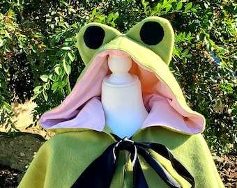 Cute Fleece Frog Cape