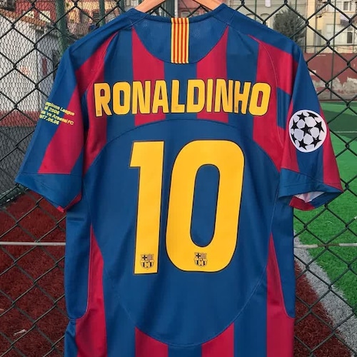 Barcelona Retro Ronaldinho Jersey 