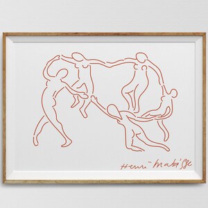 Könnte beinhalten: Ein gerahmter Druck einer Linienzeichnung von fünf Figuren, die in einem Kreis tanzen. Die Zeichnung ist in einem rötlich-braunen Farbton gehalten und mit "Henri Matisse" signiert.