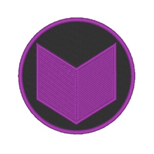 Peut inclure: Un symbole de flèche violet dans un cercle sur fond noir. La flèche est une forme de chevron stylisée avec une pointe arrondie.