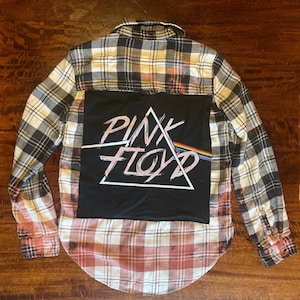 Camisa boyfriend xadrez preta e branca reciclada, flanela American Eagle com remendo Pink Floyd nas costas, tamanho feminino extra pequeno XS