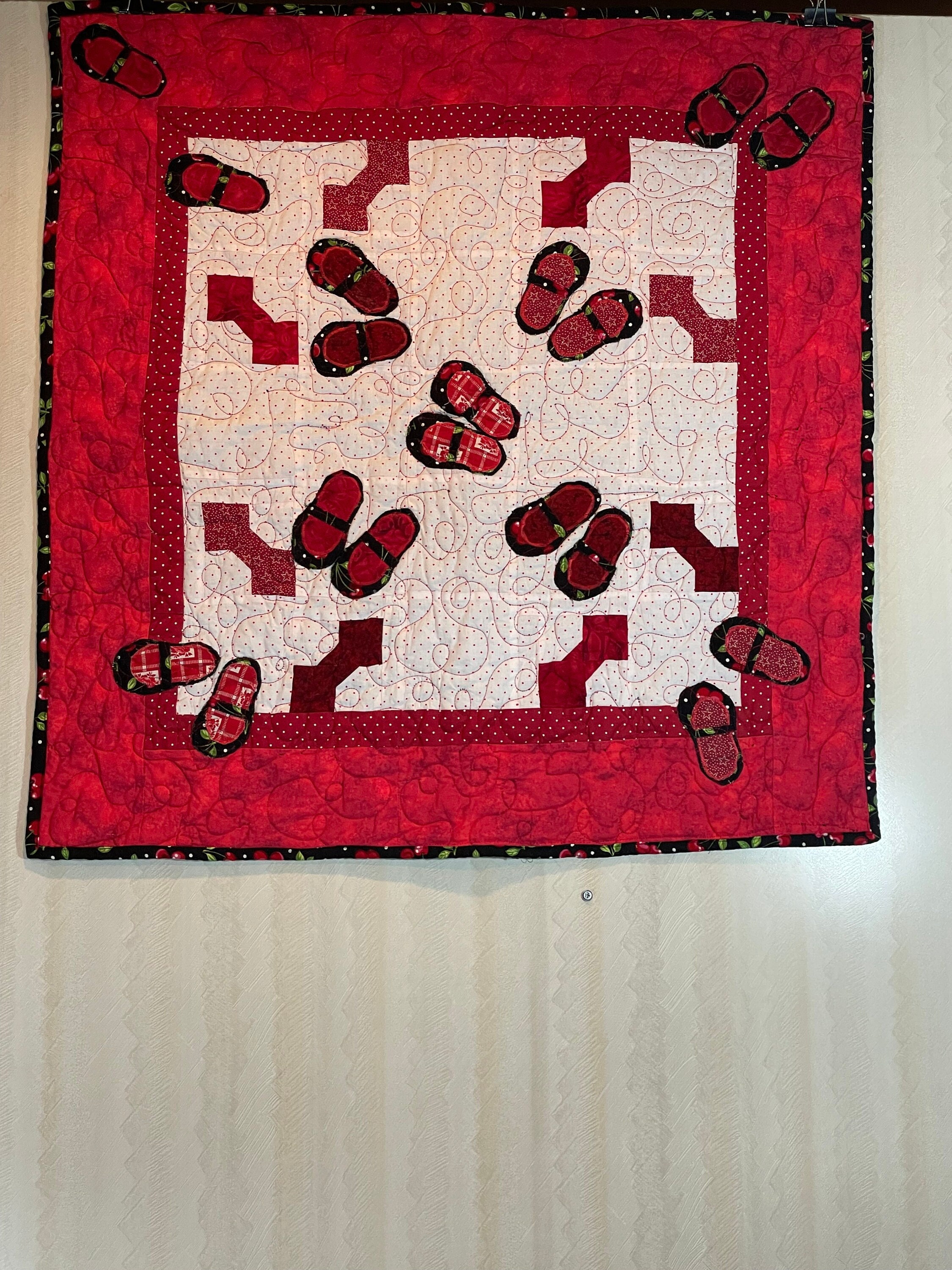Tap Shoes Baby Quilt: Appliqued Cotton Dance Theme
