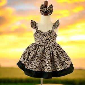 Safari Minnie Dress, Girls Safari Minnie Mouse dress, Animal Girl Dress, Girl Dress Safari Wild One Birthday Dress, Safari kingdom dress,