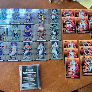 Juego de cartas de fútbol Panini Mosaic, Panini Zenith con fundas para cartas coleccionables BCW, paquete de 100