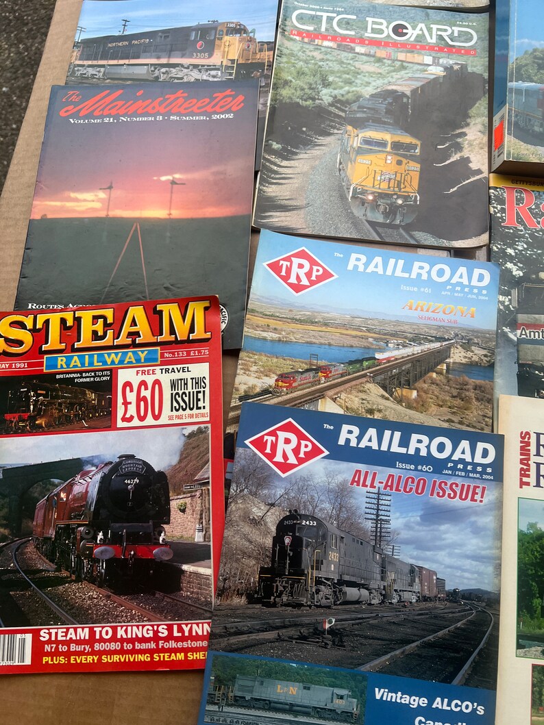 Mixed Lot of 30 Railroad RailNews Mainstreeter CTC Boad Walthers HO Magazine image 4