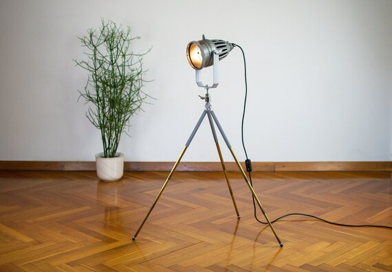 Industrial 2024 tripod light