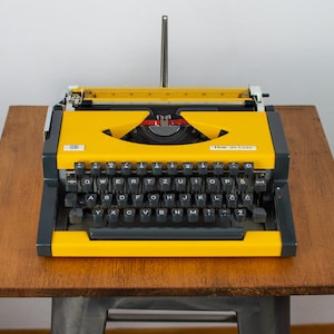 Vintage Typewriter | Unis Tbm De Luxe | Retro Typewriters | Working Typewriter | Olimpia Traveler De Luxe Typewriter | Portable Typewriter