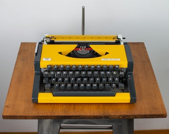 Vintage typemachine | Unis Tbm De Luxe | Retro schrijfmachines | Werkende typemachine | Olimpia Traveler De Luxe Typemachine | Draagbare schrijfmachine