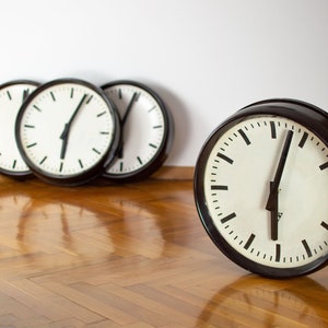 Vintage Industrial Wall Clock | Mid-century Modern Wall Decor | Antique Factory or Railway Round Bakelite Clock | 60s Pragotron Office Clock