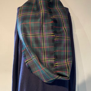 Infinity-Schal/Long Cowl 100 % leichter (10 Unzen) Woll-Tartan nach Wahl – Fransenseiten 58" rund x 11 1/2" breit – auf Bestellung gefertigt