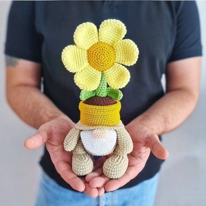 CROCHET PATTERN Gnome Flower Toy / Amigurumi tutorial PDF file