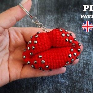 CROCHET PATTERN Keychain and Lips Pin, Badge (tutorial PDF file)