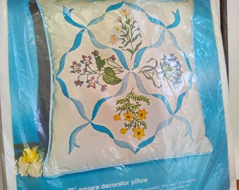 Vintage Bucilla Flowers Entwined Pillow Kit: 1970s Embroidered Needlecraft