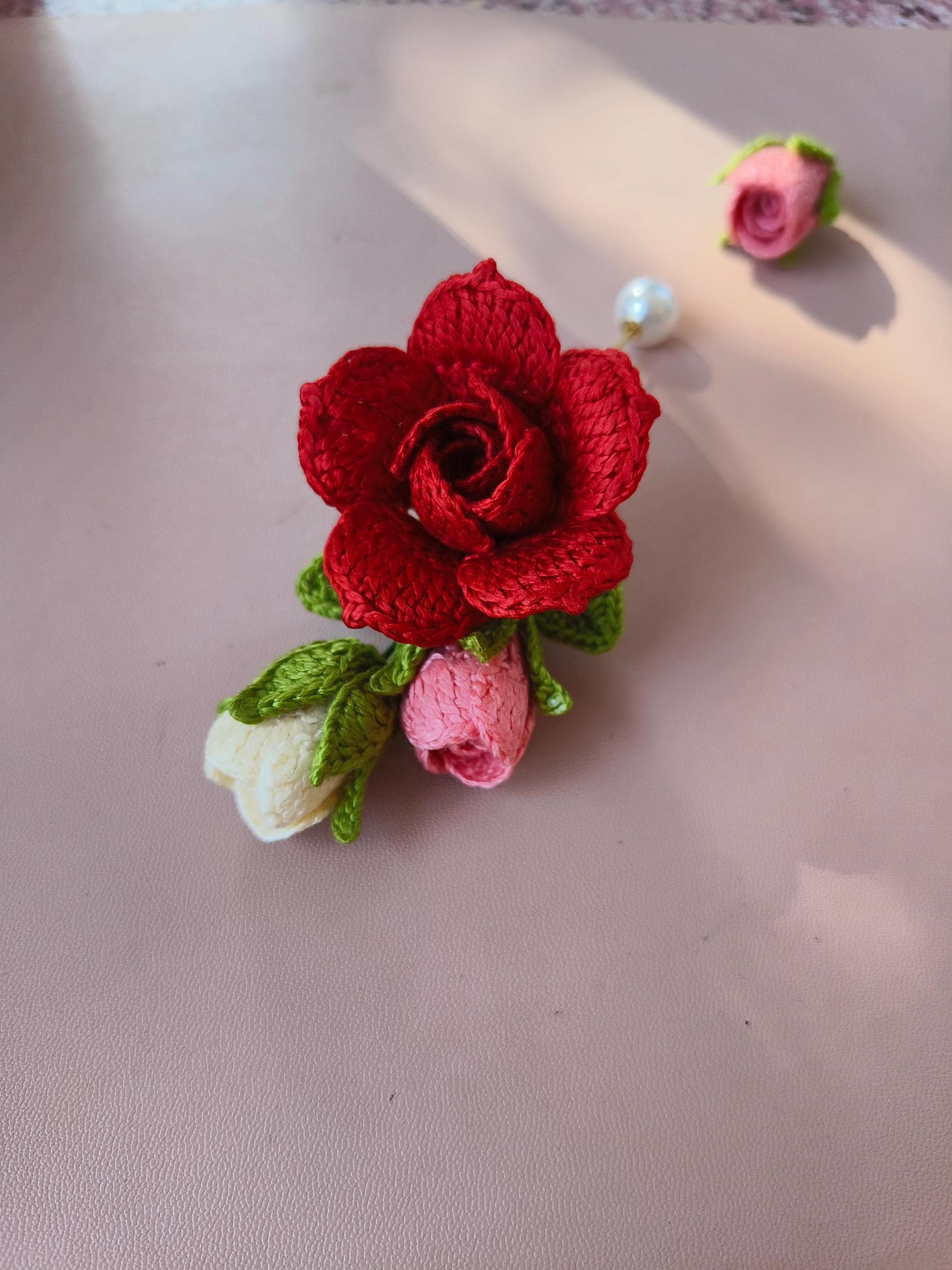 Boutonniere Ad Uncinetto Uomo - Fiore All'Occhiello Artigianale In Cotone Con Bottone - Foto 6