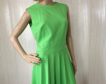 Vintage 70s Apple Green Pleated Dress Sleeveless Plain Size 42 Made in France