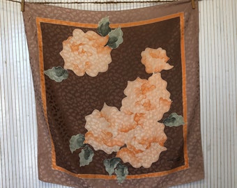 Foulard Carré de Soie Vintage Motif Floral Damassé Foulard Chic Marron, beige, orange Marie-Laure Paris Femme élégante