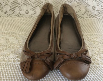 Coach Ballerinas Leather and Suede Beige and Brown Vintage Women's Shoes Ballet Flat Brown Leather Size 8 1/2 B