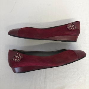 Vintage Charles Jourdan Shoes in Bordeaux Red Leather Women's Ballerinas with Low Wedge Heel Made in Italy Size 38 39