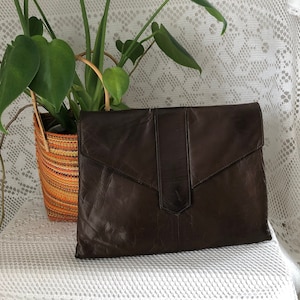 Sac Pochette Vintage Femme Sac Années 70 en cuir Marron Charles Jourdan Made in France Pochette de soirée ou de sortie
