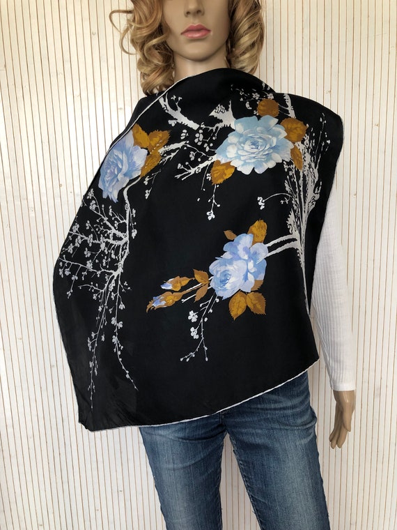 Foulard carré de soie Vintage noir Armanda Roulotté à la main Cadeau