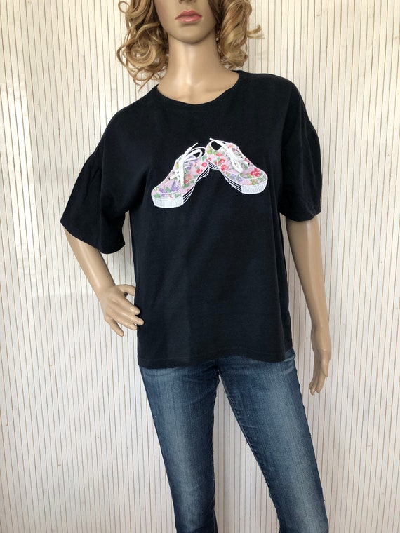 Tee-shirt Vintage Femme Haut Manches courtes noir Taille Unique Made in France Coton motif Baskets à lacets