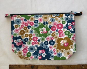 Trousse De Toilette Vintage Des Années 70 - Rouge, Complète Avec Miroir Et Niveaux