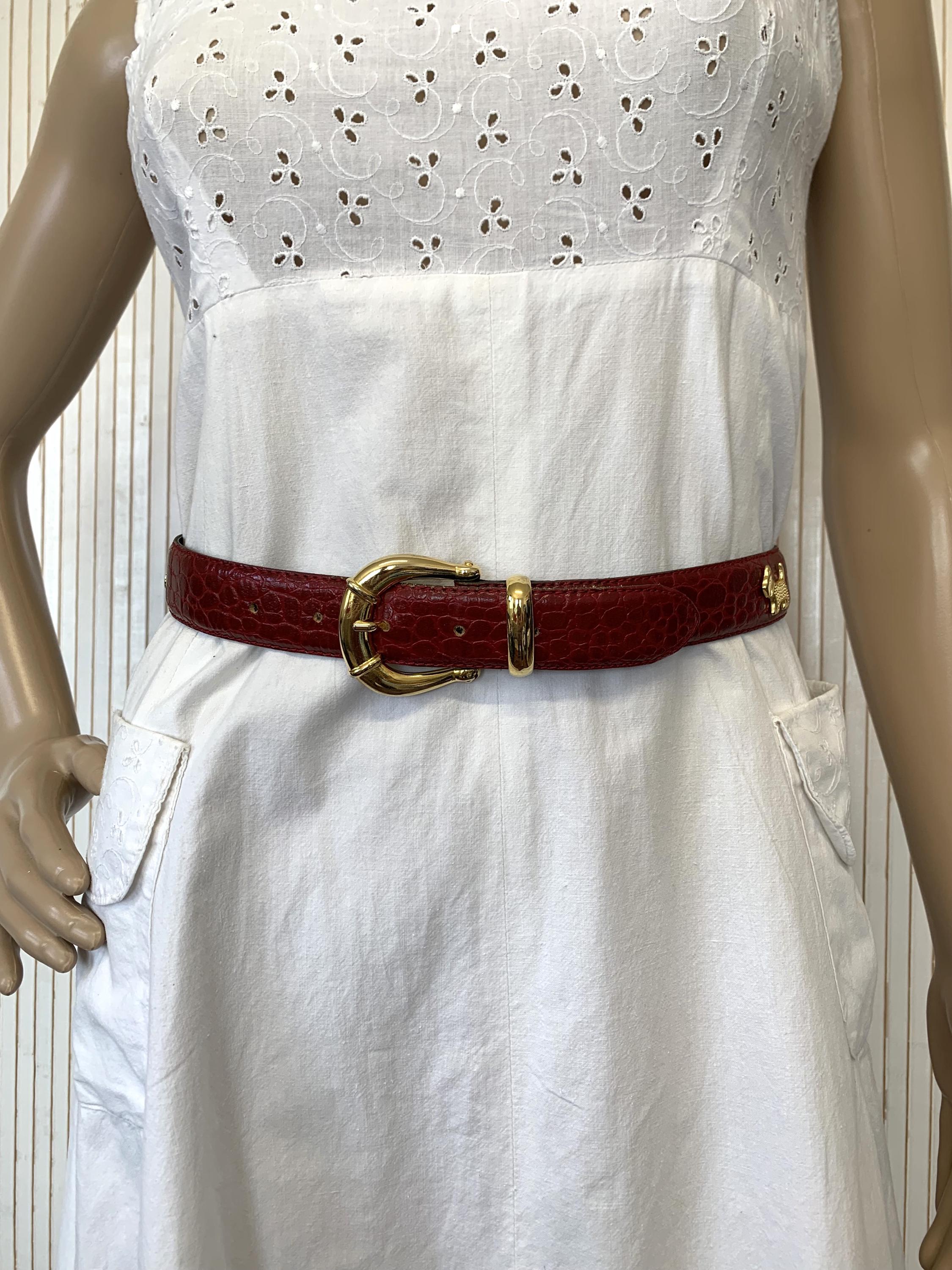 小物 Ameri VINTAGE SHAPELY DRESS BELT Vintage Scottish Terrier Belt in Red Leather With Skin Print for