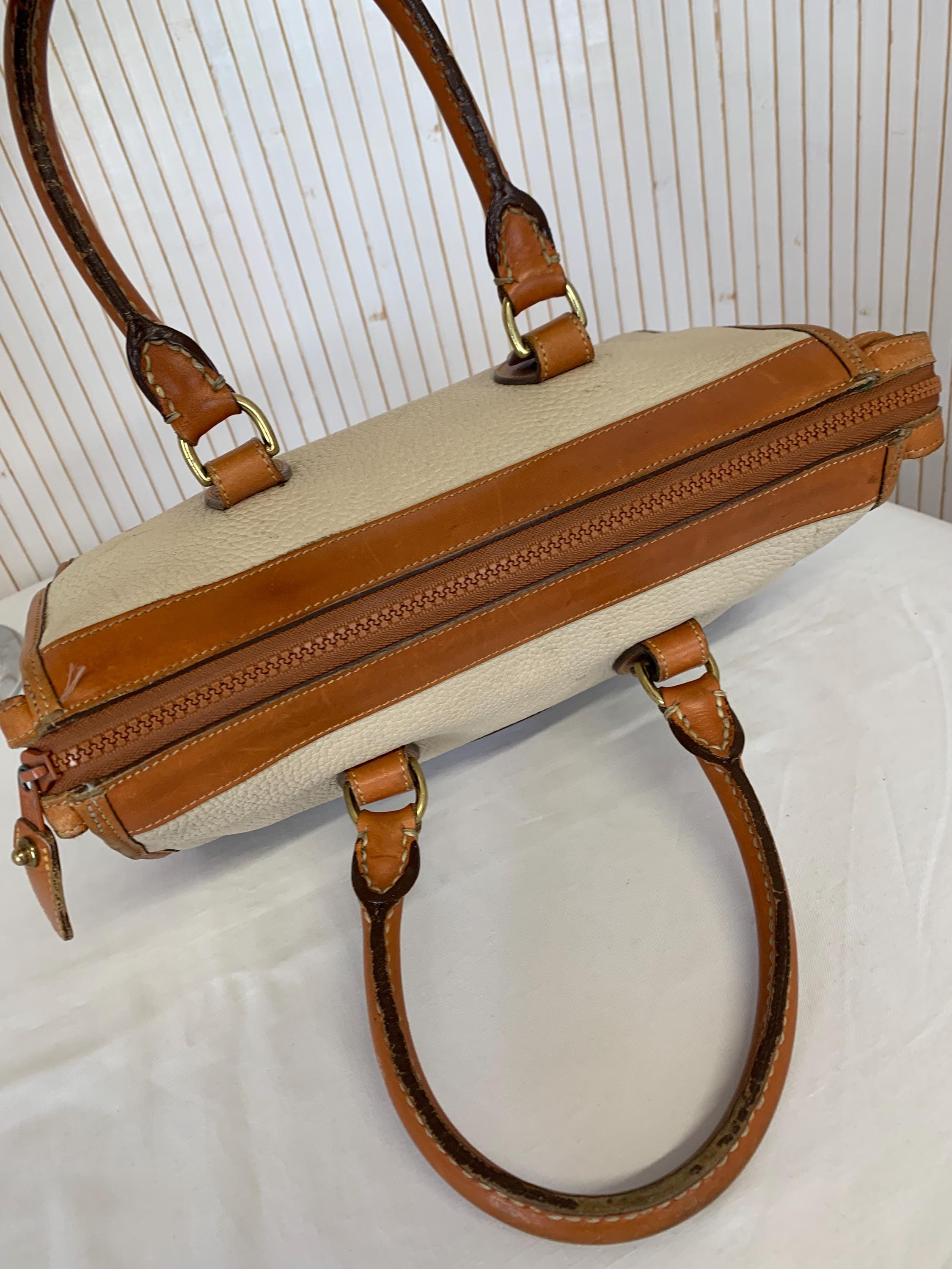 Dooney & Bourke ヴィンテージ レディースバッグ ベージュグレイン 