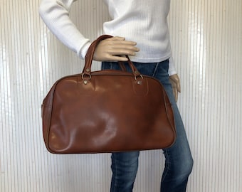 Vintage 70s Bowling Bag Women&#39;s Weekend Bag Brown Vinyl Handbag Minimalist Sports Bag