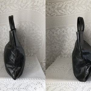 Vintage soft leather bag Nat et Nin bag Black aged look Women's flat handbag Tote bag Round handles Made in France Minimalist bag image 6